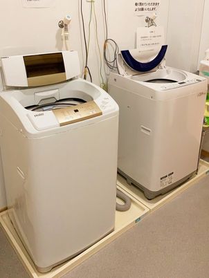 洗濯機が置かれた室内