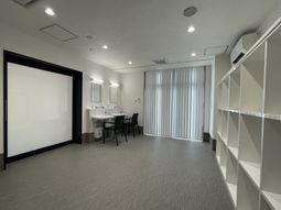 シンプルで明るい居室
