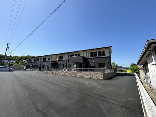 きれいな外観の職場