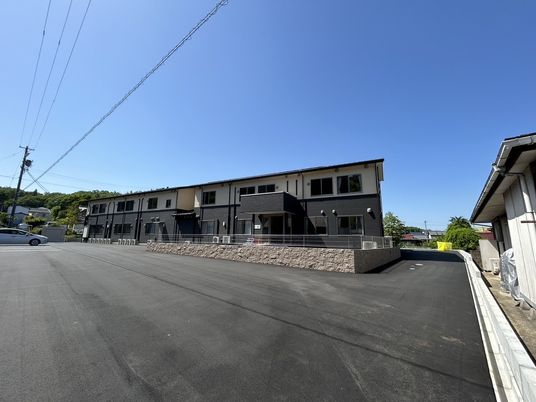 きれいな外観の職場