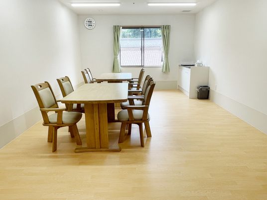 広々とした食事エリアの一角