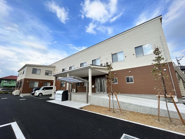 広々とした建物の外観