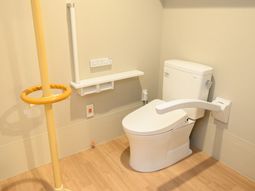 快適なトイレ設備のある空間