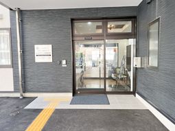 清潔感溢れるエントランスです。