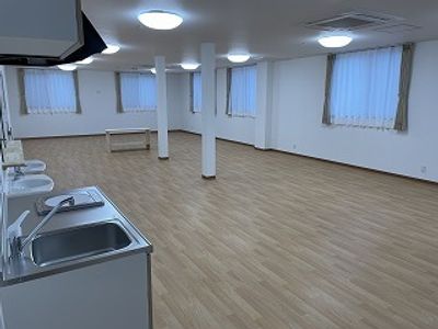 広々とした明るい機能訓練室