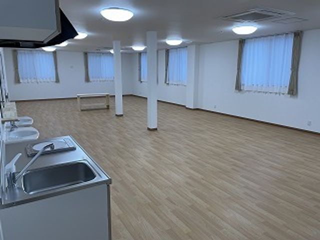 広々とした明るい機能訓練室