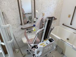 介護用設備の浴室