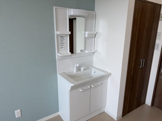 シンプルな洗面台