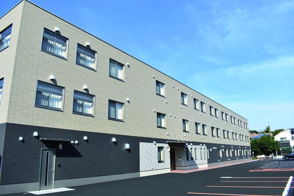 新しい建物の外観