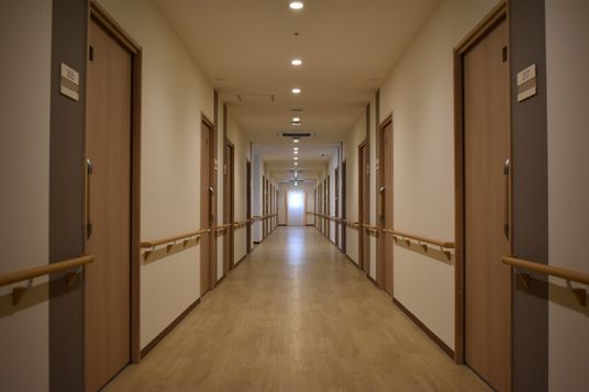 廊下の清潔な空間