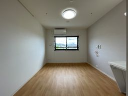 明るい居室の空間