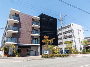 広々とした建物の外観