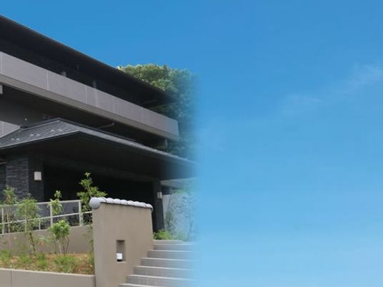 落ち着いた建物の外観  