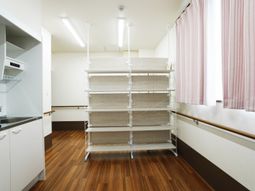 キッチン付きの清潔な居室