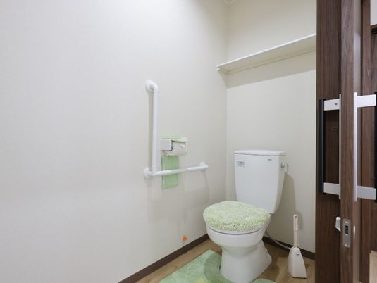手すり付きトイレ空間