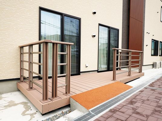 バリアフリー入口と通路