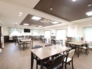 広々とした明るい共用スペース
