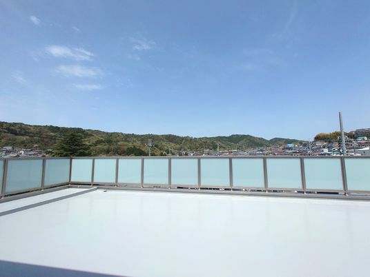 広々とした空の景色
