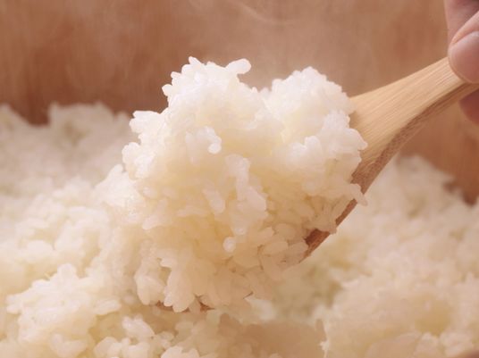 炊き立てごはんのしゃもじ