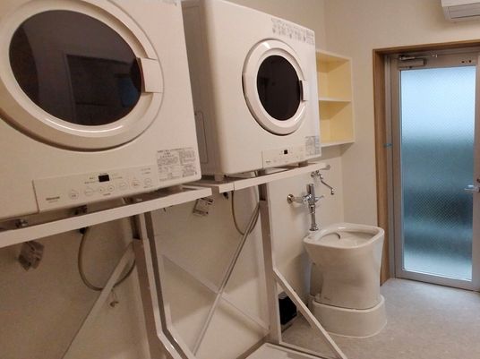 洗濯機とトイレの空間