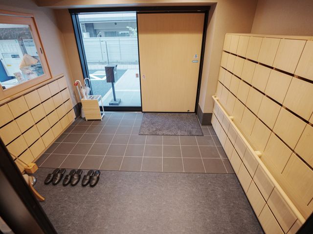 入り口の風景 エントランス 暖かい雰囲気のエントランスで、来訪者の対応をしませんか。