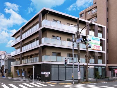 多層建築の外観