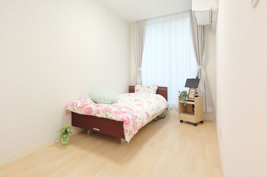 明るい一人部屋