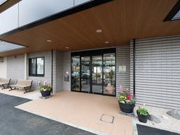 明るいエントランス風景