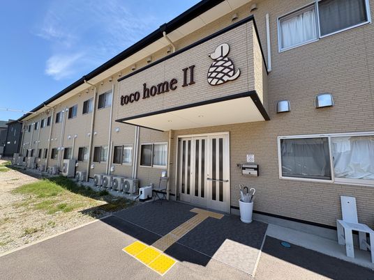 優しい印象の建物外観