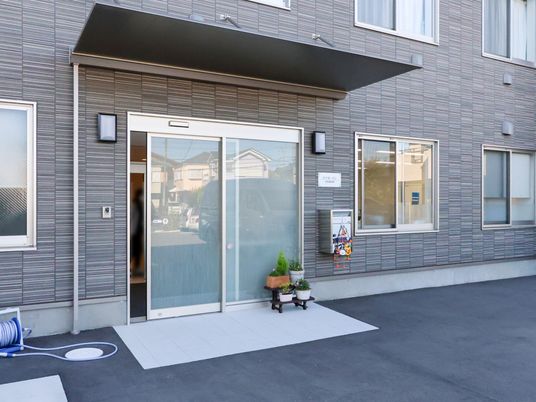 清潔感のあるエントランス