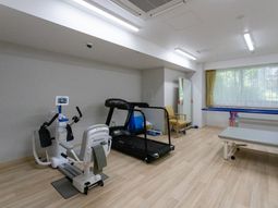 訓練機器が整った機能訓練室