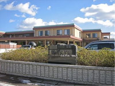 明るい屋外の建物