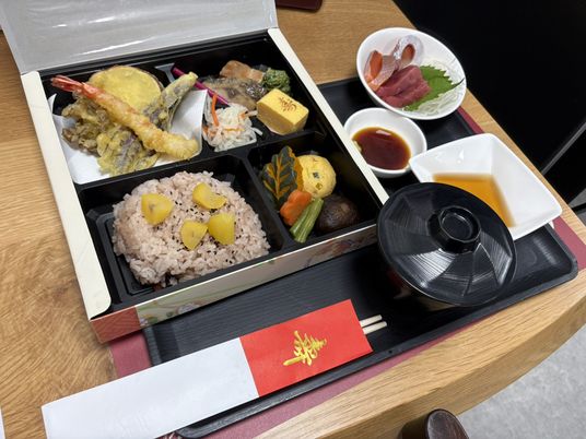 お祝い料理の膳