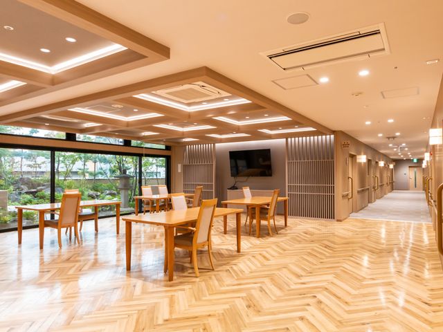 広々とした明るい居室