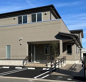 駐車場付きの入り口