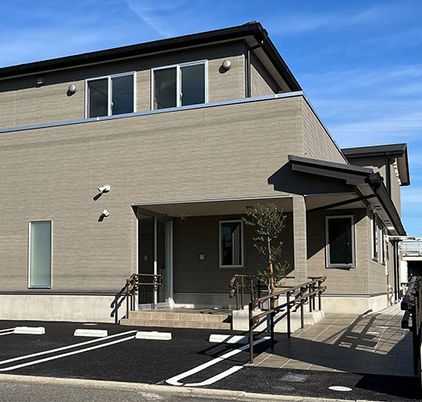 駐車場付きの入り口