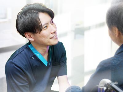 スタッフと利用者の笑顔