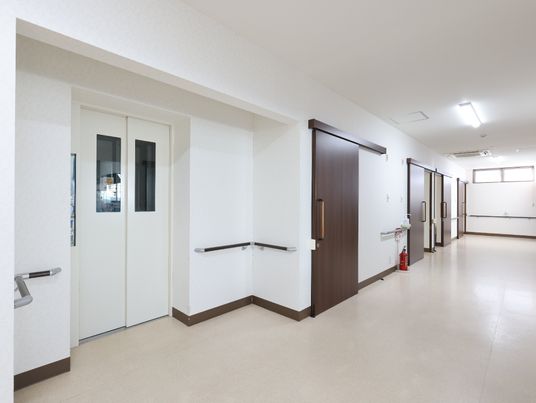 清潔感あふれる廊下