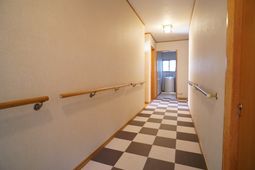 手すり付きの廊下