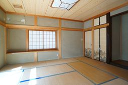 和室の明るい空間