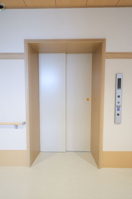 和室のスライド式扉
