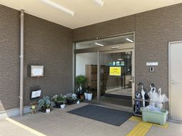 入り口の清潔なエントランス