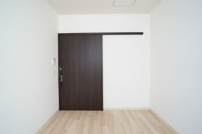 清潔感のある居室ドア