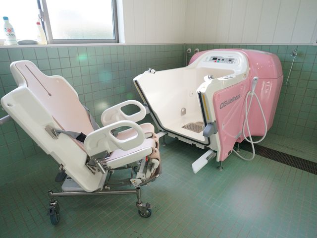 快適な浴室設備 浴室 安全に配慮された設計の浴室で、安心してご利用いただけます。ゆったりとリラックスできる空間が整っています。