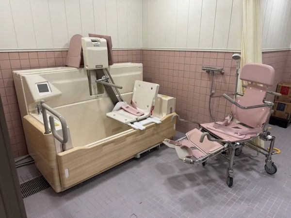 手すり付き浴室