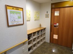 廊下の案内図と靴箱