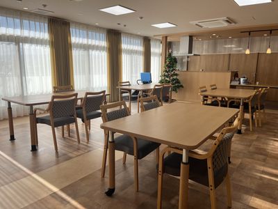 自然光が入るダイニングルーム