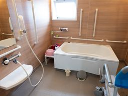 安全な介護用浴室