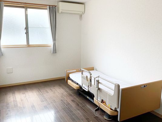 介護職員と楽しく体操
