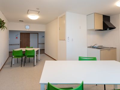 広々とした食堂空間